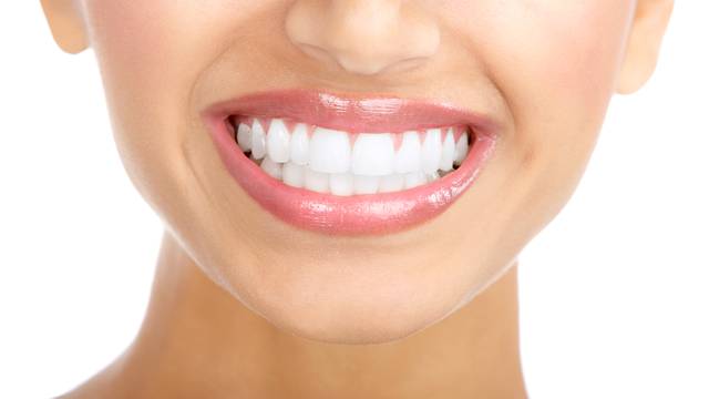Zubari otkrivaju: Jedete li ovu hranu, nećete imati bijele zube