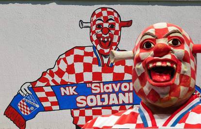 Cro Shrek: 'Prodajem masku da pomognem djeci, dobio sam i mural, a Škoti nas se boje'