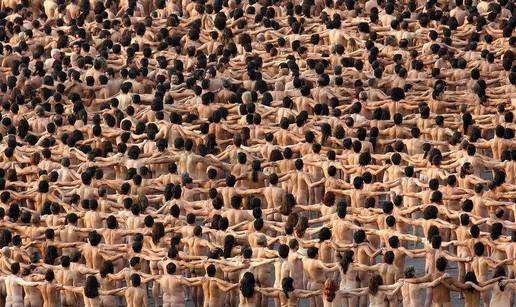 Tunick snimio 18 tisuća 'golaća' u Meksiku