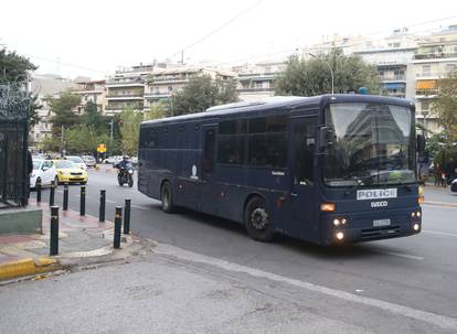 Atena: Prvi Boysi stigli na sud, specijalci i interventna na ulici