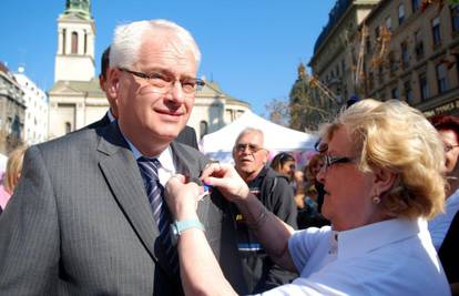 Josipović: Trebamo podržati naše žene i kćeri u liječenju