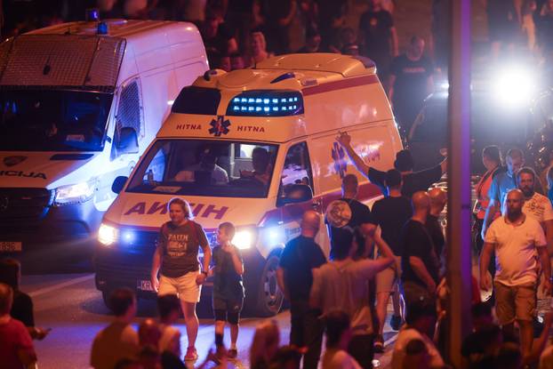 Zagreb: Euforija i bakljada na koncertu Marka Perkovića Thompsona