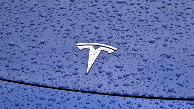 Tesla on job cuts: No 3000 jobs affected