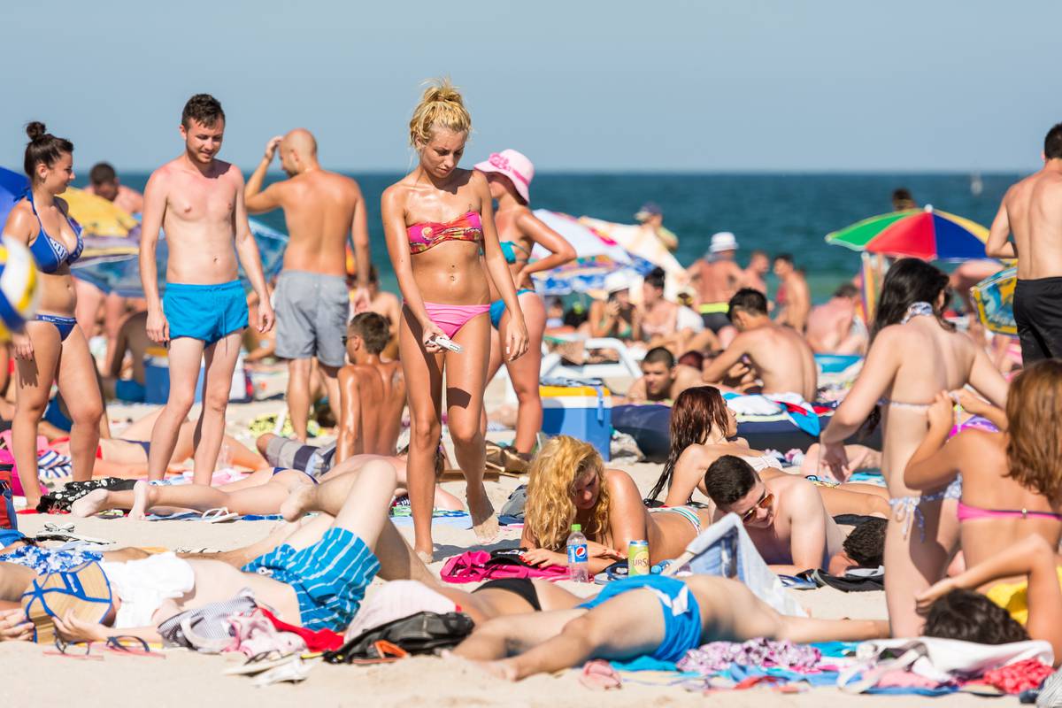 Top 10 najiritantnijih tipova na plaži - krpelj, voajer, gologuzac