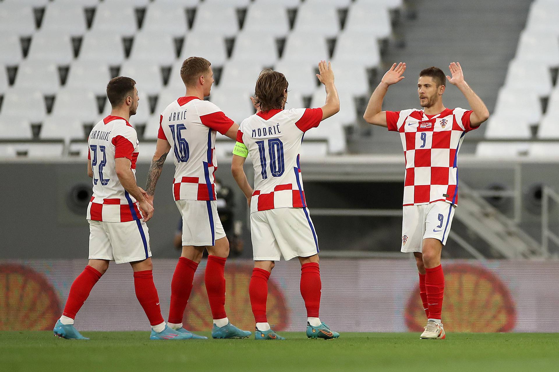 Doha: Prijateljska nogometna utakmica Hrvatska - Slovenija