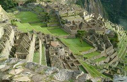 Peru traži od Yalea 46.000 arheoloških predmeta 