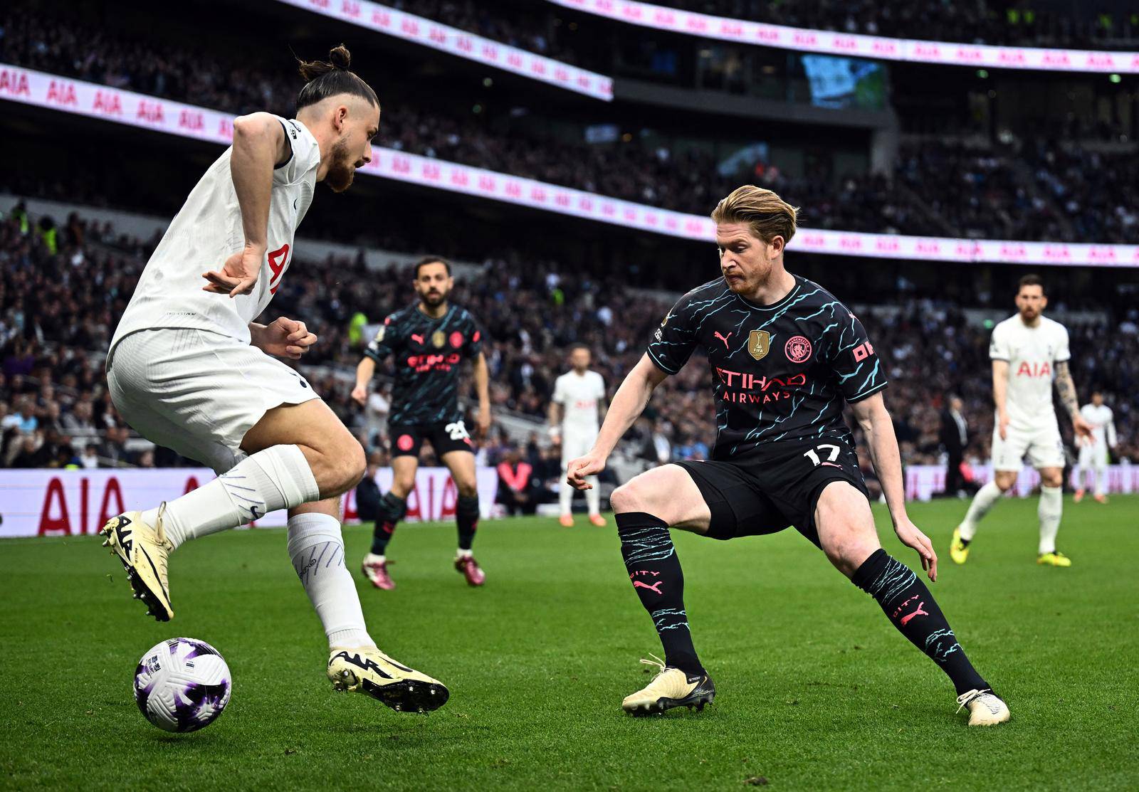 Premier League - Tottenham Hotspur v Manchester City