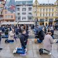 Peticiju za 'Micanje klečavaca' potpisalo 38.000 ljudi. Sutra će biti predana svim institucijama