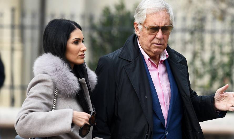 Dikan opet ljubi? Šetao centrom Zagreba s plavušom pod ruku...