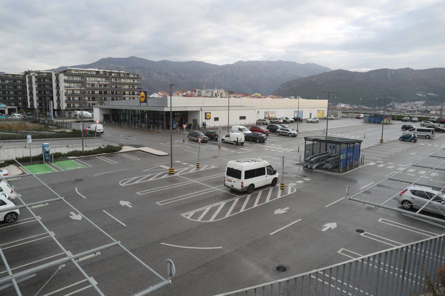 Split: Prazna parkirališta trgovačkih lanaca