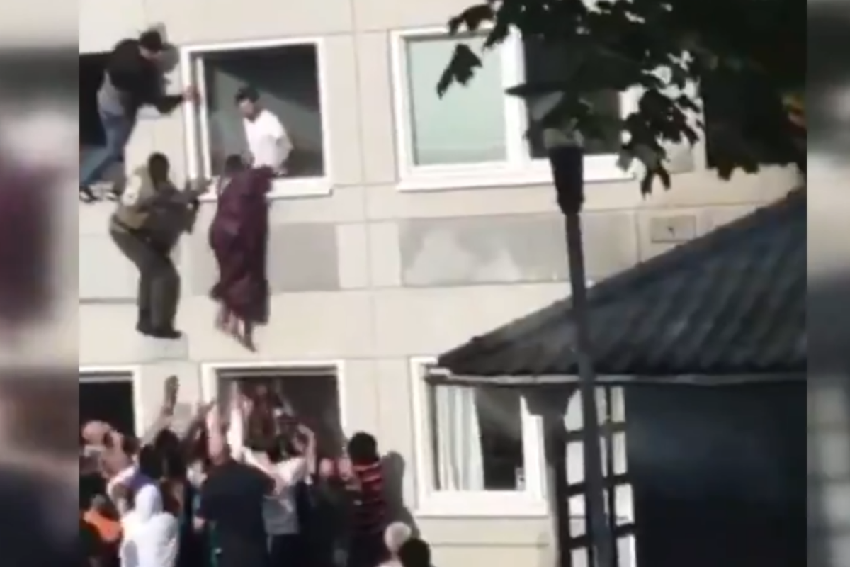 Tinejdžer iz BiH spasio ženu iz požara u Švedskoj: Vidio sam da gori, bacio sladoled i potrčao