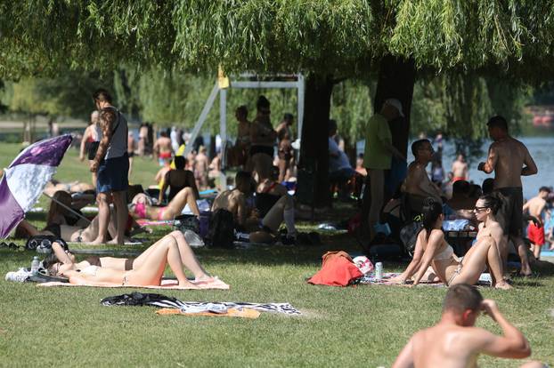 Karlovac: Otvorena sezona kupanja na Foginovom kupalistu