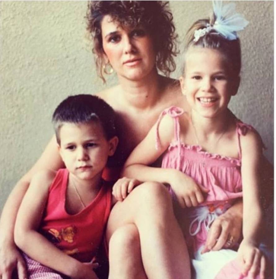 Znaš li tko sam? Klavir je učio svirati s časnom sestrom, a duet iz 2006. sluša se i dan danas...