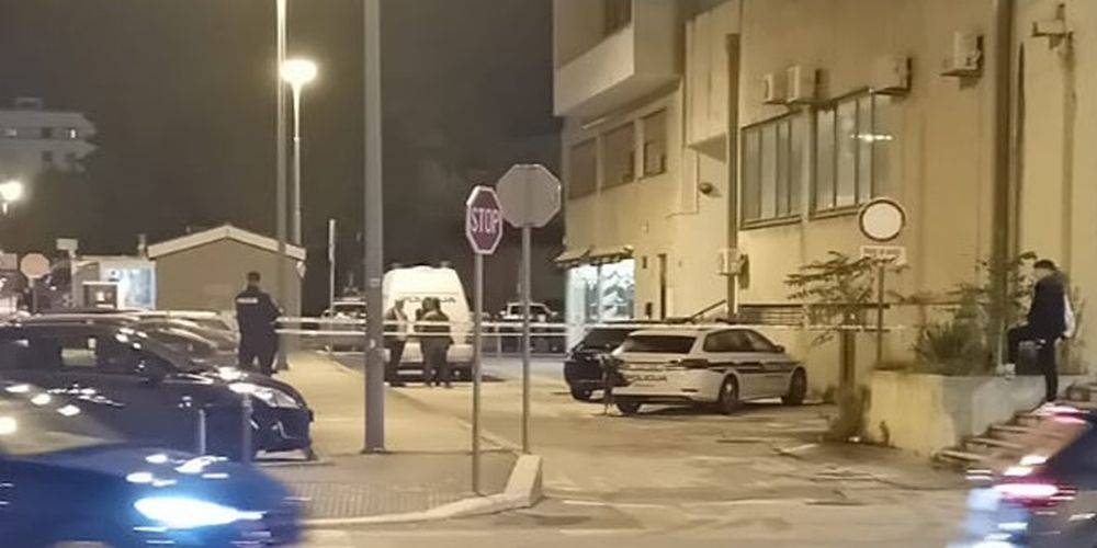 FOTO Drama u Splitu: Zapalio policijski auto ispred postaje!