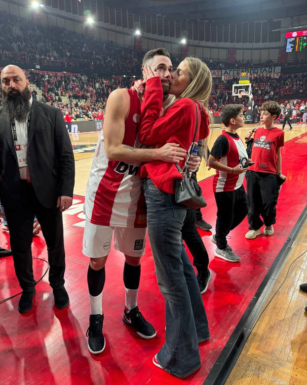 FOTO Argentinski košarkaš zbog ove Srpkinje promijenio je vjeru