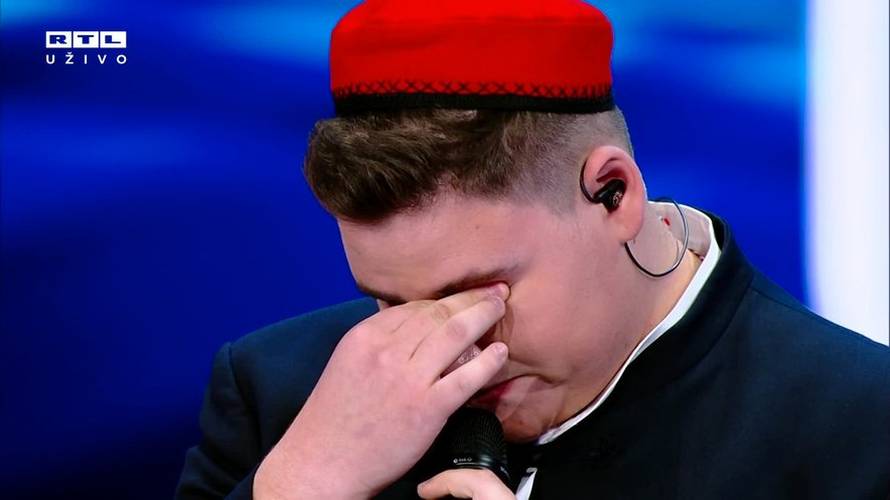 Šegedin je izveo Cocinu pjesmu, savladale su ga emocije: 'Bio je moj kum, ponosim se njime...'