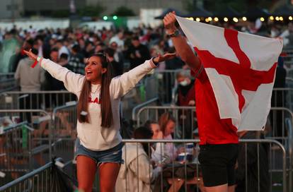 Euro 2020 - Group D - Fans gather for Czech Republic v England