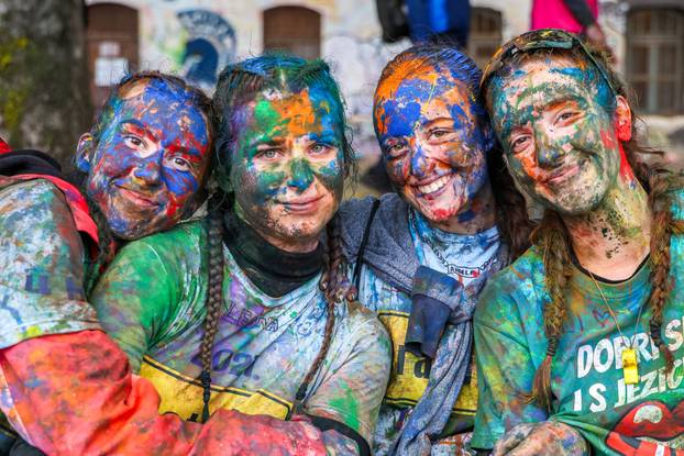 Pulski srednjoškolci slave kraj škole