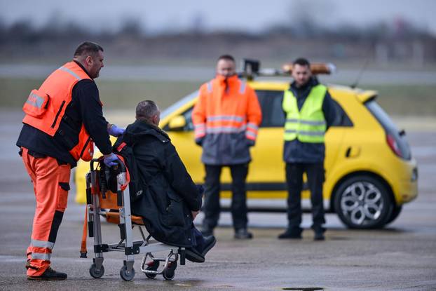 U Hrvatsku je na lije&ccaron;enje i rehabilitaciju stigla peta skupina ranjenika iz Ukrajine