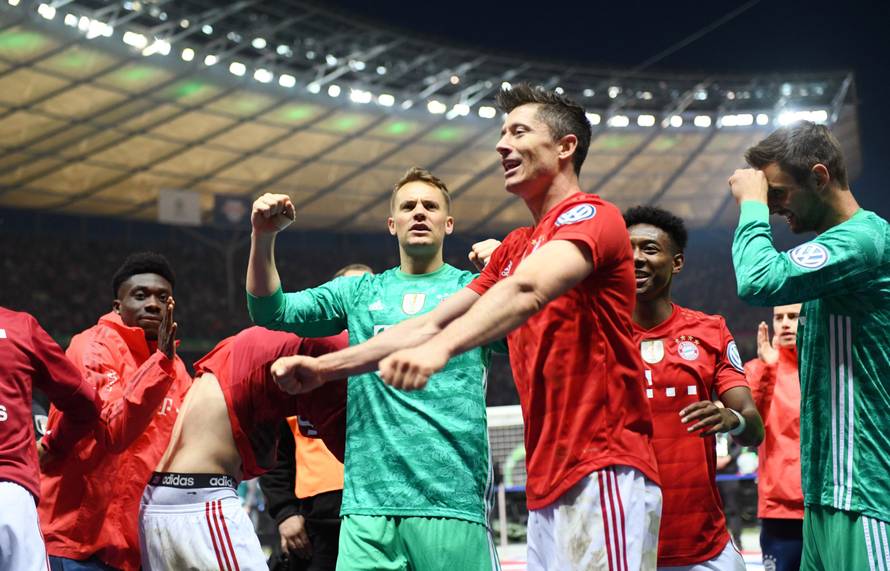 Navijači skandirali, Kovač uzeo megafon i vikao: Ponosan sam!