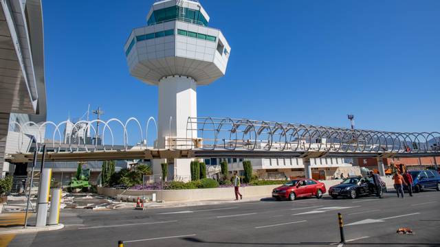 Avion hitno sletio u Dubrovnik, umro putnik na letu za Egipat