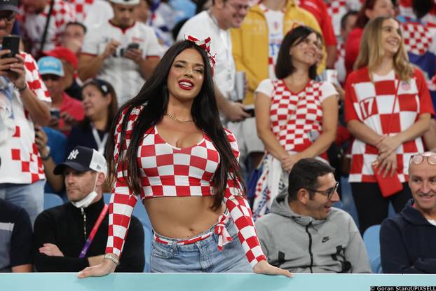 KATAR 2022 - Napoznatija navijačica svjetskog prvenstva Ivana Knoll stigla na utakmicu Hrvatske i Japana
