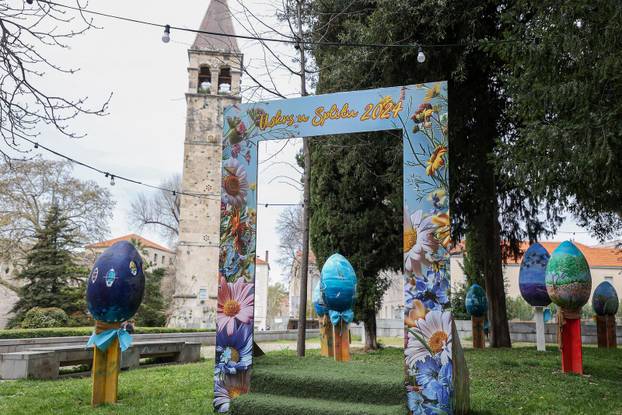 Split: Oslikavanje pisanica na Rivi u organizaciji braniteljske slikarske udruge BLU