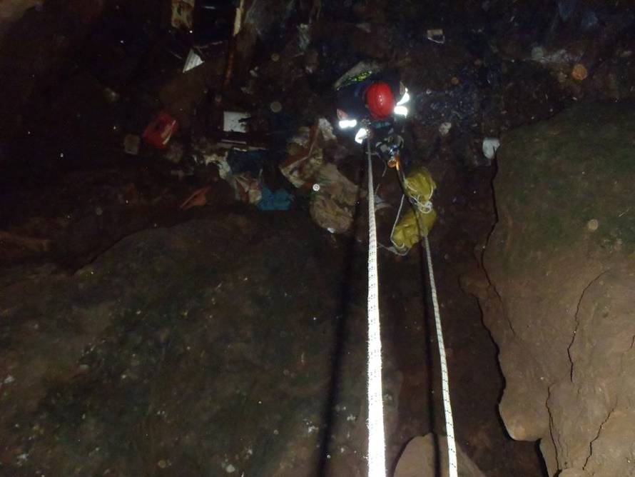 Spasili pse od smrti u jami iz pakla, jednoga su već udomili