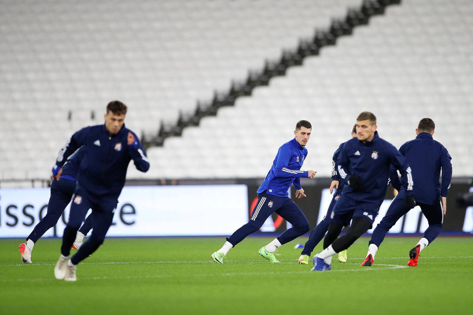 Dinamo u Londonu odradio večernji trening