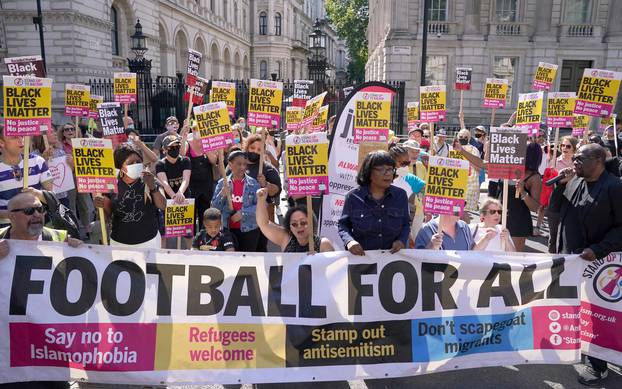 London: Prosvjedi protiv rasizma u znak solidarnosti s engleskim igra?em Marcusom Rashfordom