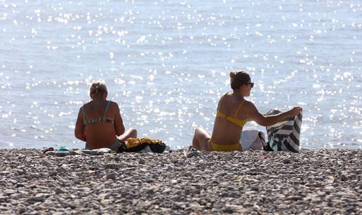 Koji studeni? Super je na plaži! Temperatura mora je čak 21°C