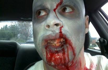 Maskiran u zombija je tjerao strah u kosti osoblju restorana