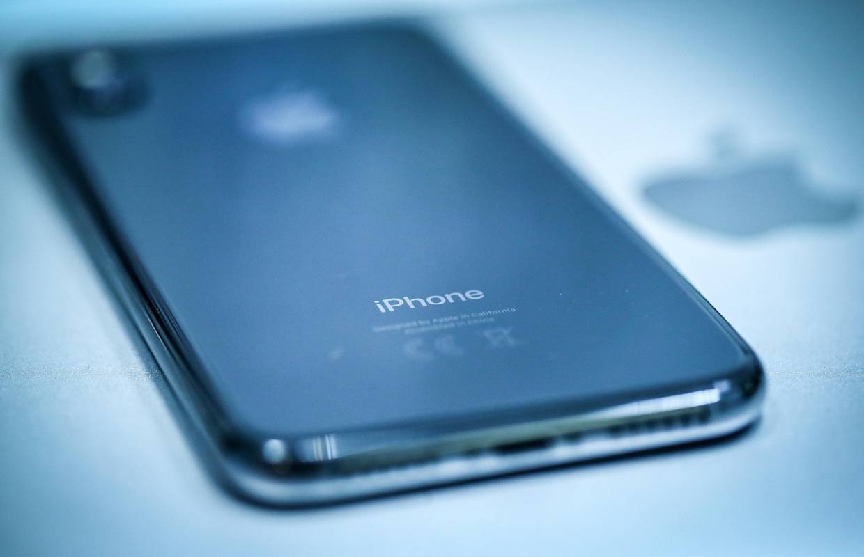 iPhone ima tajni gumb na poleđini, znate li čemu služi?