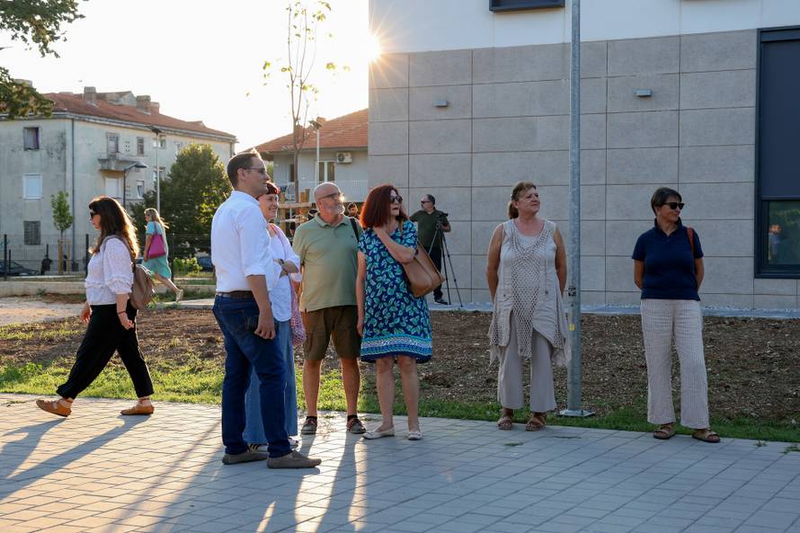 Benkovac: Organizatori benkovačkog festivala "Nosi se" koji je odgođen nakon prosvjeda branitelja održali mirni prosvjed