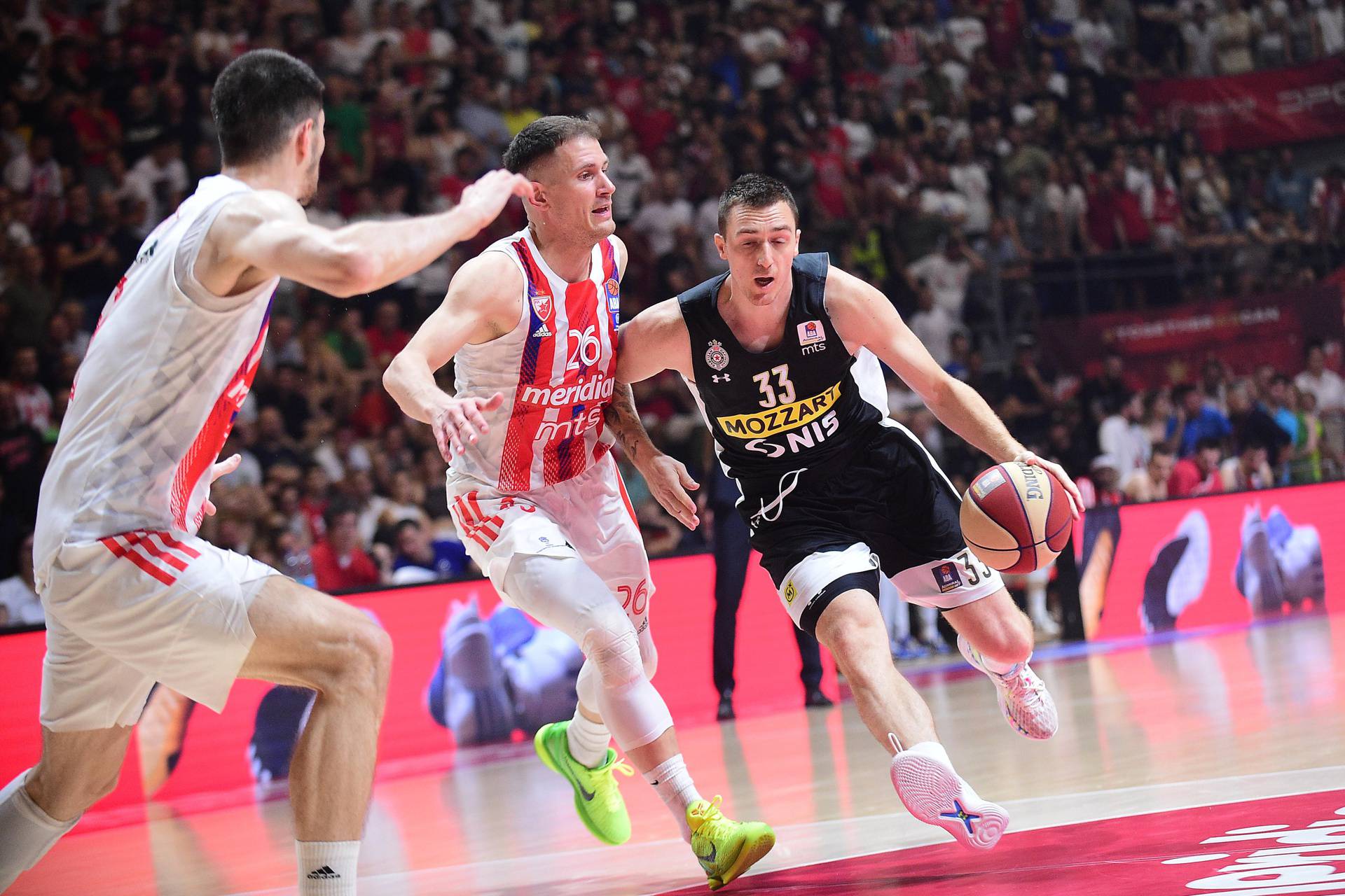 Beograd: AdmiralBet ABA liga, KK Crvena Zvezda - KK Partizan