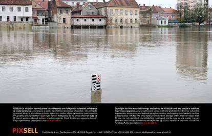 Vodeni val stigao u Karlovac: Zatvorene brojne prometnice