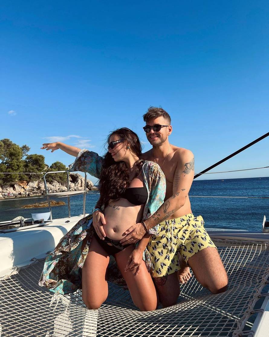 Influencerica Cindy Šoštarić pozirala sa sinčićem Ianom u naručju: 'Dome slatki dome'