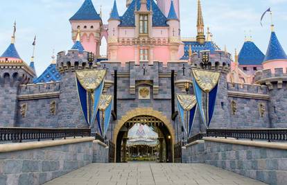 Disneyland u tišini i dalje 'živi': Čarolija u njima nije nestala...