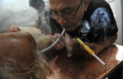 U indonezijskoj klinici tumore pluća liječe duhanskim dimom 