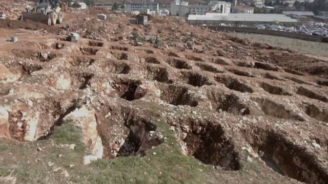 Tužan prizor praznih grobova za poginule u potresu u Gaziantepu u Turskoj