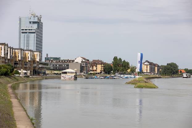 Visoki vodostaj rijeke Drave kod Osijeka