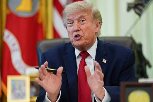 Trump opet prijeti: Ako se Iran osve&cacute;uje, napast &cacute;emo jo&scaron; ja&ccaron;e