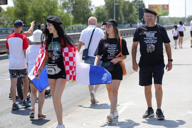 Zagreb: Obožavatelji idu prema fan zoni na Bundeku