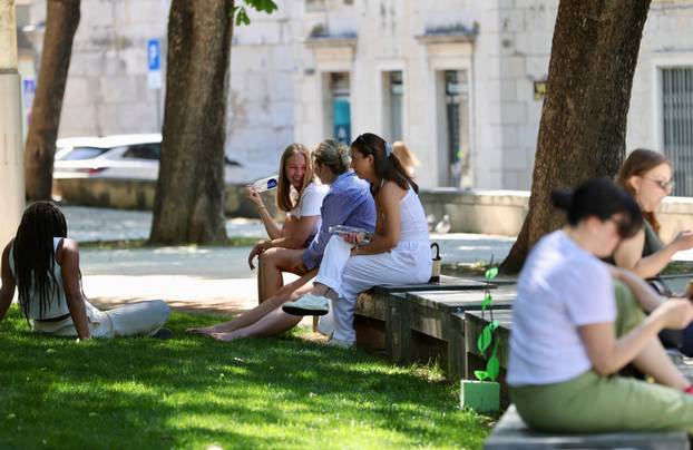 Splitske plaže pune su kupača 