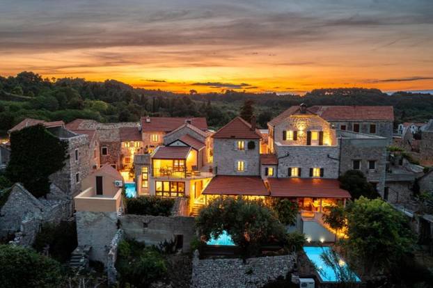 FOTO Dvor Pitve Villas: Mir i autentičnost otoka Hvara u malom dalmatinskom selu