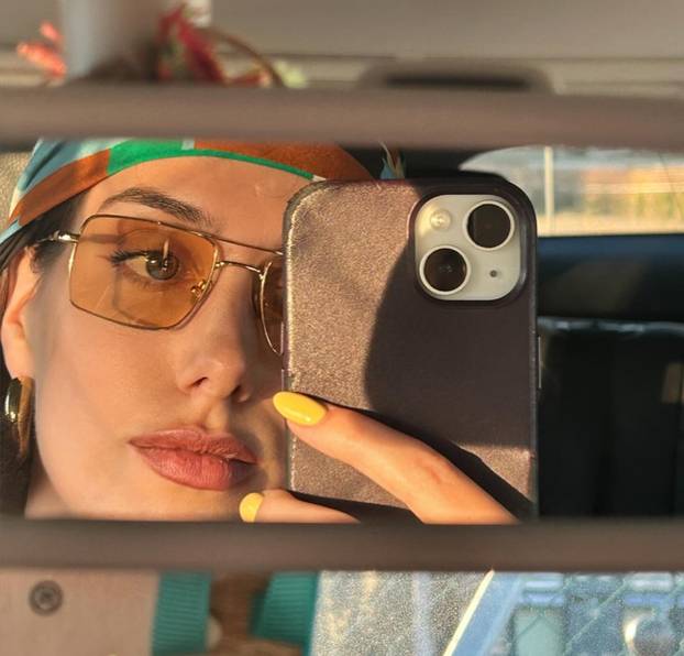 FOTO Zgodna stjuardesa hitno traži muža: Sama sam već 3 godine, želim da bude stariji...