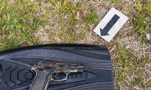 Bizarno! Ronioci interventne policije tijekom obuke na Mrežnici izronili pištolj