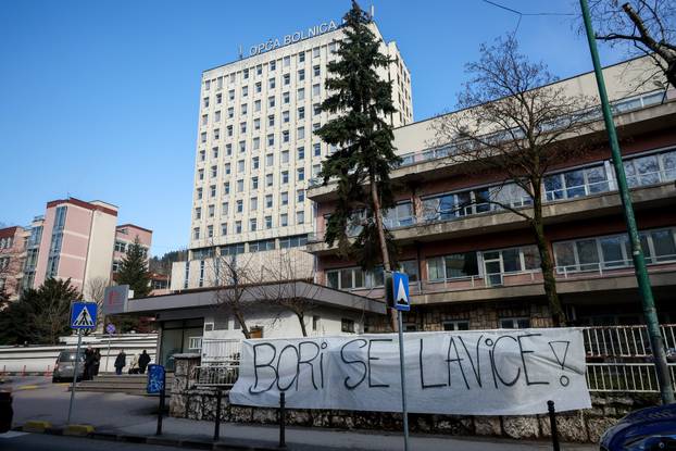 Sarajevo: Poruke podr&scaron;ke djevojci koja je stradala u tramvajskoj nesre&cacute;i 