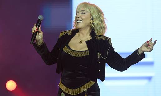 FOTO Lepa Brena pokazala kako je proslavila 65. rođendan