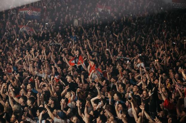 Thompson drugu večer zaredom napunio riječku Dvoranu mladosti: Pogledajte atmosferu